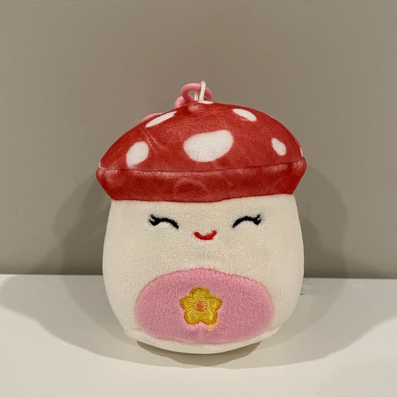 Squishmallow Sakina the mushroom clip 3.5” NWT - Picture 1 of 4